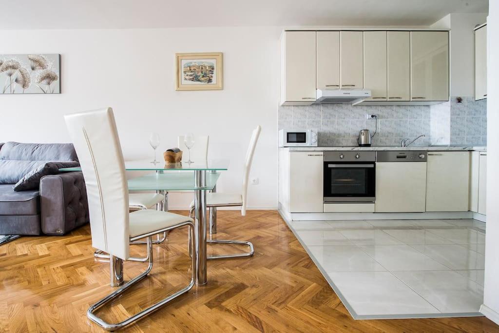 Apartment Jully Podstrana Bagian luar foto
